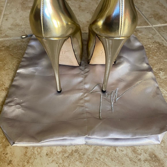 Giuseppe Zanotti metallic peep toe heel - Picture 4 of 11